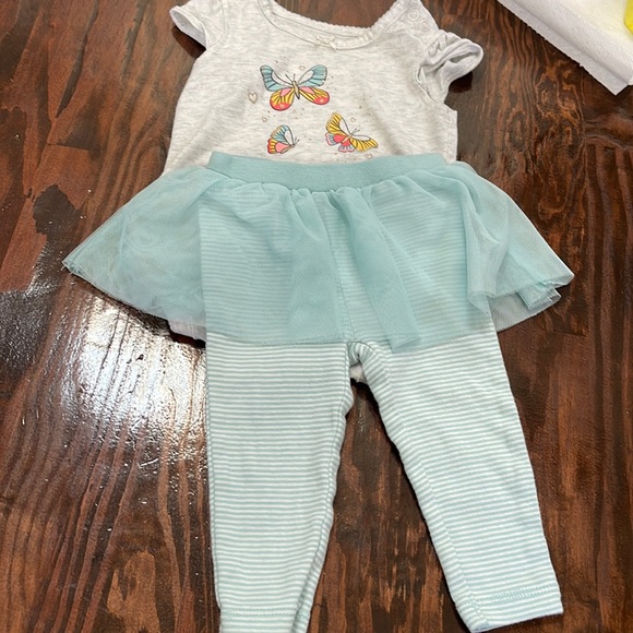 Carters set - Picture 1 of 1